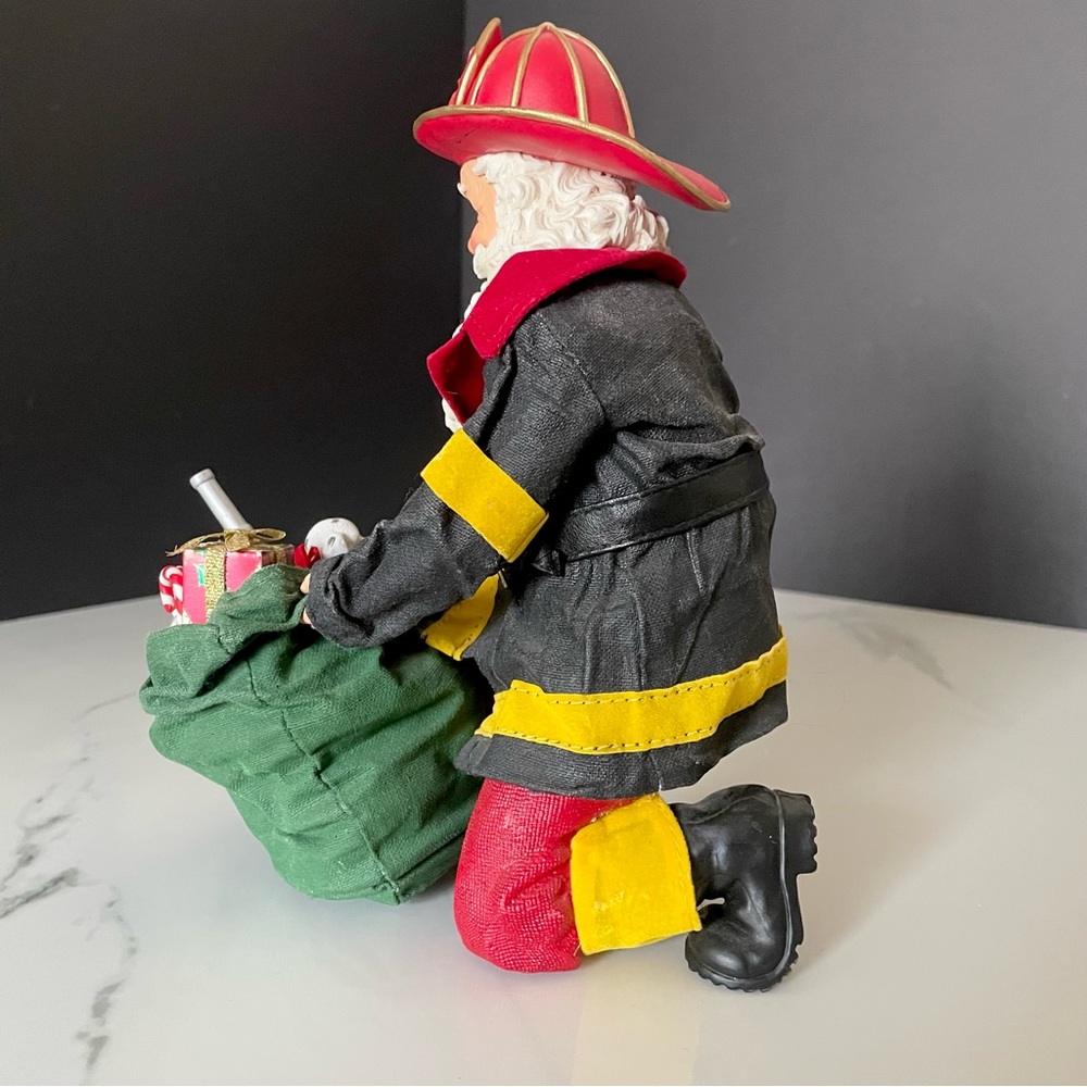 Firefighter Santa with Puppy Dalmatian - Possible Dreams Clothtique by Dept. 56 - Picture 3 of 10